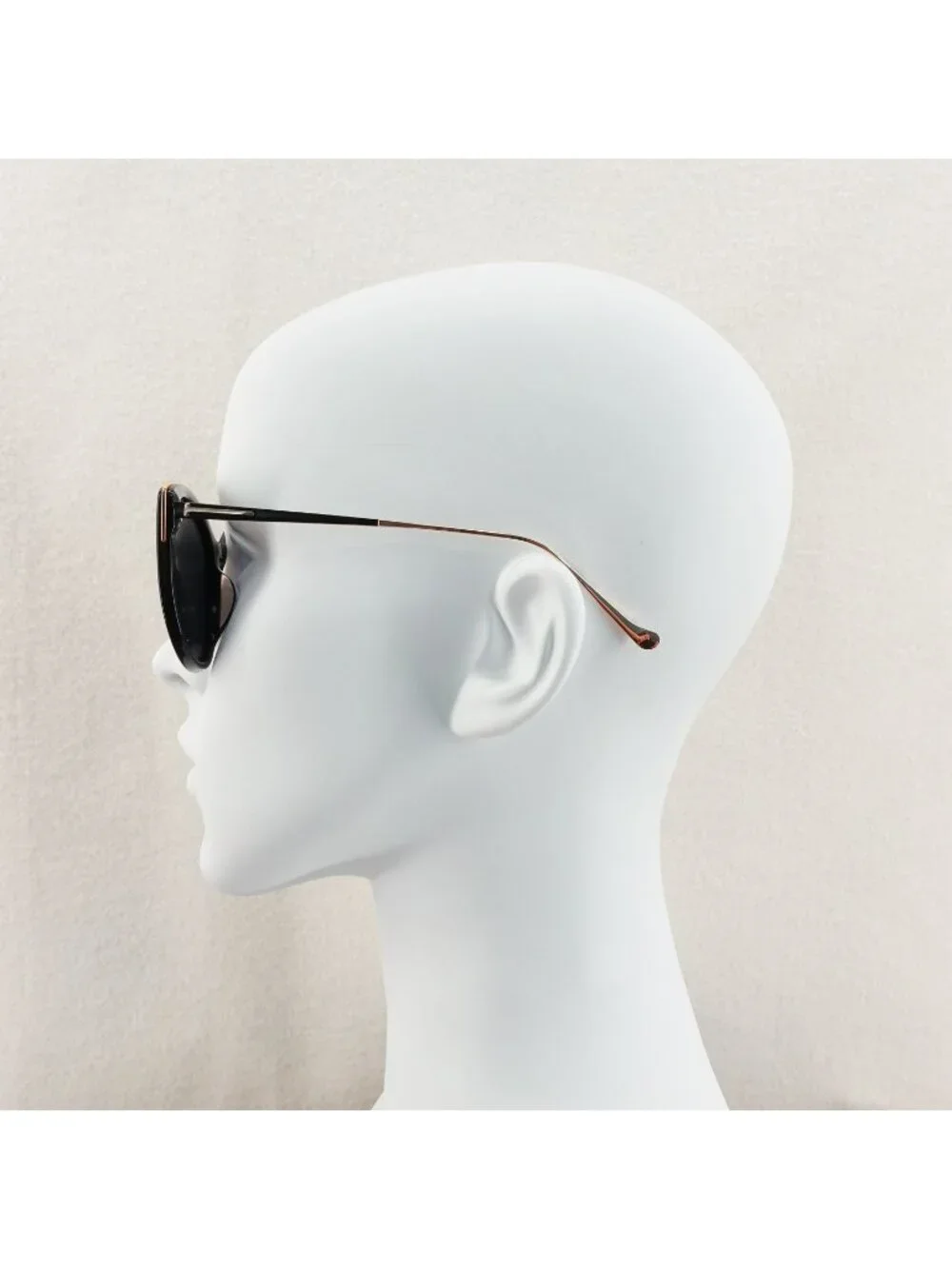 Tom Ford TF641 Round Sunglasses Black and Blue OS